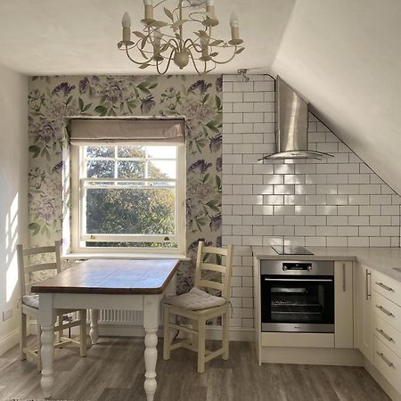 The Mount, Somerton Apartment ซัมเมอร์ตัน ภายนอก รูปภาพ
